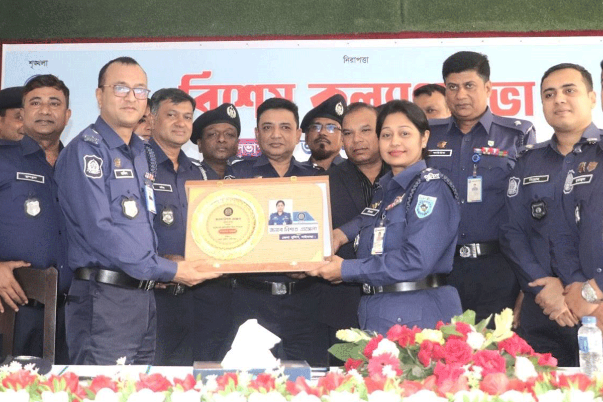 গাইবান্ধায় বিদায়ী পুলিশ সুপারকে সংবর্ধনা, নবাগত এসপির যোগদান