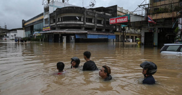 থাইল্যান্ডে বন্যায় মৃতের সংখ্যা বেড়ে ১৬২