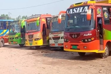 অনির্দিষ্টকালের জন্য রংপুর-নীলফামারী রুটে বাস চলাচল বন্ধ