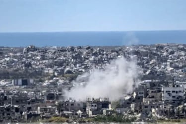 ইসরায়েলি ড্রোন হামলায় গাজায় একই পরিবারের দুই শিশু নিহত