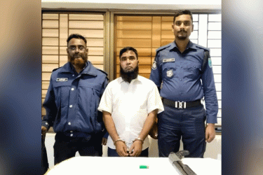 মুন্সীগঞ্জে লুট হওয়া অস্ত্রসহ আটক ১