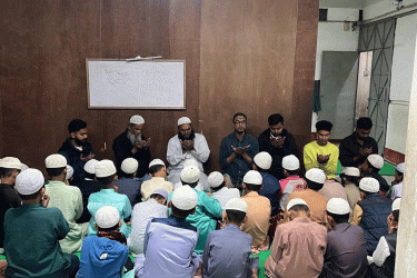 খালেদা জিয়ার সুস্থতা কামনায় নারায়ণগঞ্জে মসজিদ-মাদ্রাসায় দোয়া