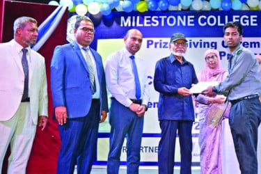 মাইলস্টোন কলেজে বিজ্ঞান মেলা