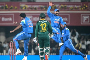 ৬৮১ রানের ম্যাচে ভারতের স্বস্তির জয়