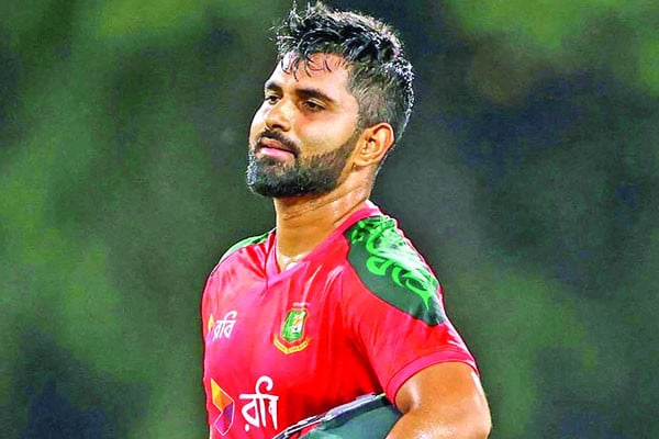 অনেক বিতর্কের পর ফের দলে শামীম