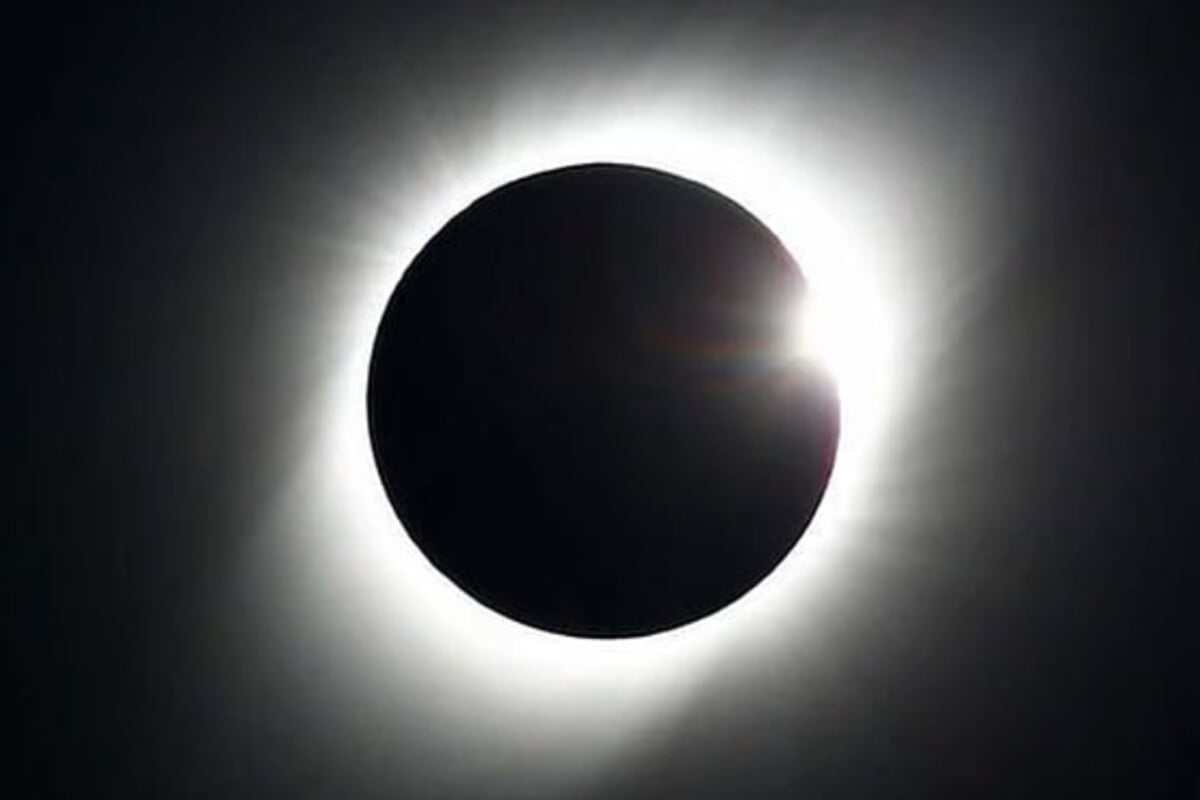 শতাব্দীর দীর্ঘতম সূর্যগ্রহণ আসছে, পৃথিবী অন্ধকার থাকবে ৬ মিনিট!