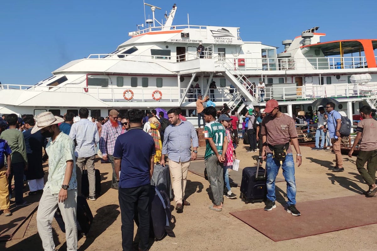কক্সবাজার-সেন্টমার্টিন রুটে জাহাজ চলাচল শুরু, গেল ১১৭৪ পর্যটক