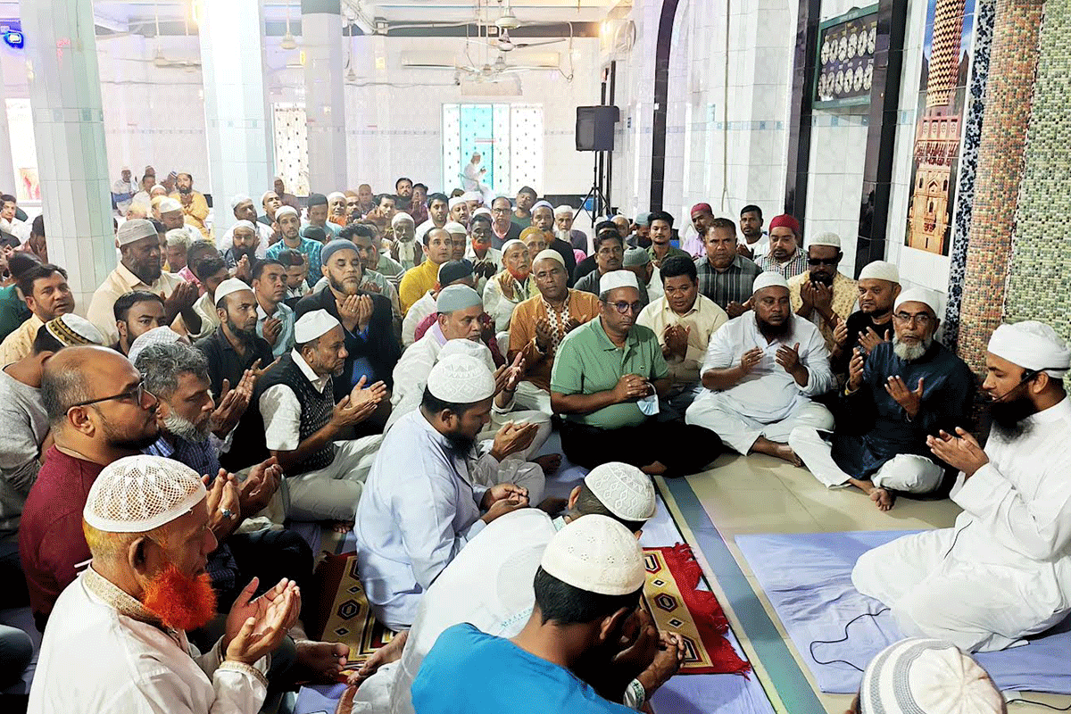 খালেদা জিয়ার সুস্থতা কামনায় চাঁদপুর জেলা বিএনপির মিলাদ ও দোয়া মাহফিল