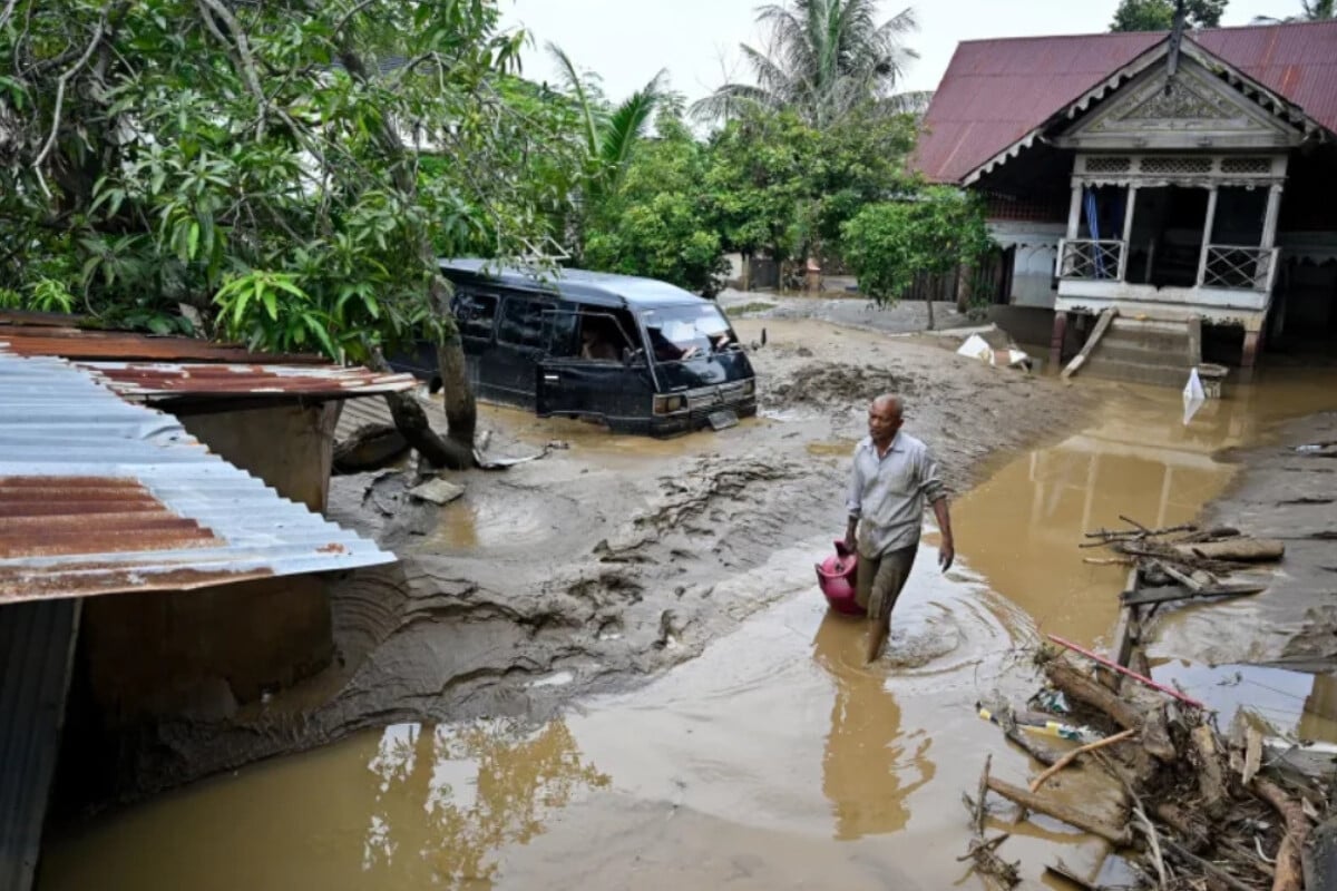 ঘূর্ণিঝড়-বন্যায় এশিয়ায় ১১শ'র বেশি মানুষের প্রাণহানি