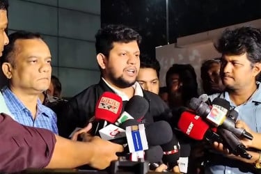 খালেদা জিয়ার অবস্থা স্থিতিশীল, কিছুটা ভালোর দিকে : তথ্য উপদেষ্টা