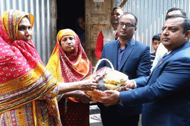 জুলাই শহীদদের পরিবারের পাশে নবাগত জেলা প্রশাসক