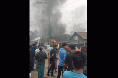 টাঙ্গাইলে দোকানে আগুন, দগ্ধ হয়ে প্রাণ গেল মালিকের