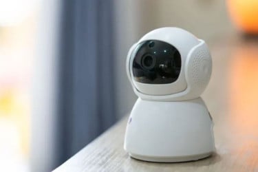 এক লাখ ২০ হাজার হোম ক্যামেরা হ্যাক করে গোপন ভিডিও বিক্রি