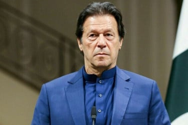 ইমরান খানের বিষয়ে 'সত্য লুকানো হচ্ছে', অভিযোগ পরিবারের