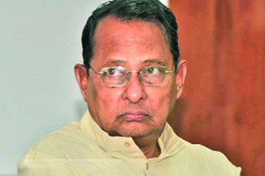 শটগানের গুলি আমার মাথার মাঝখানে লাগে