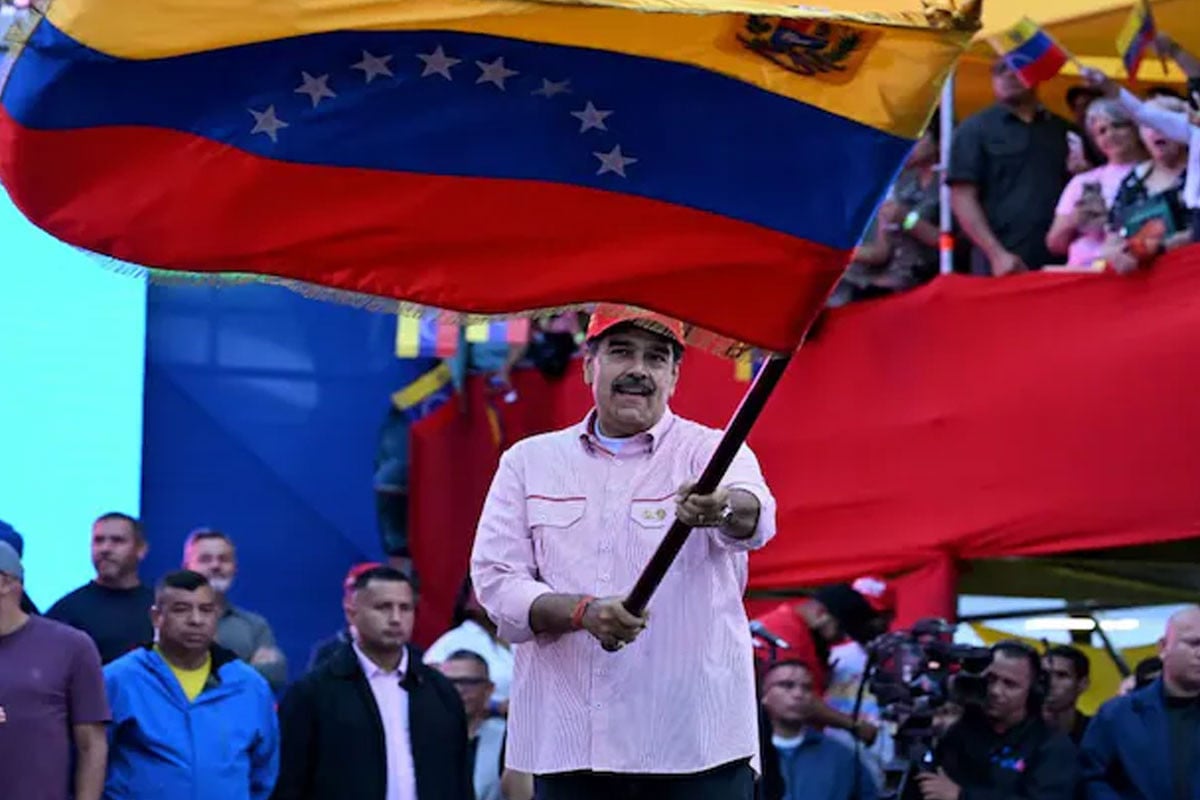 মার্কিন সামরিক চাপের মুখে ভেনেজুয়েলা নত হবে না : মাদুরো