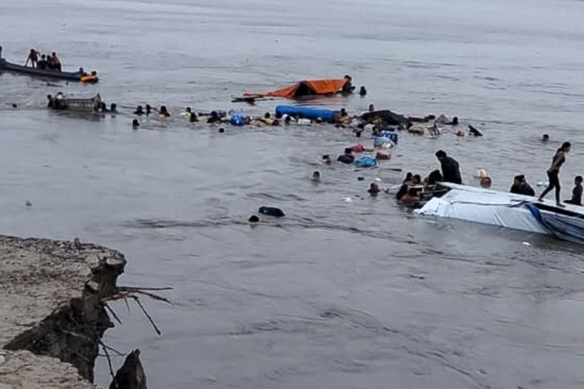 পেরুতে নৌকা ডুবে ১২ জনের প্রাণহানি, অনেকেই নিখোঁজ