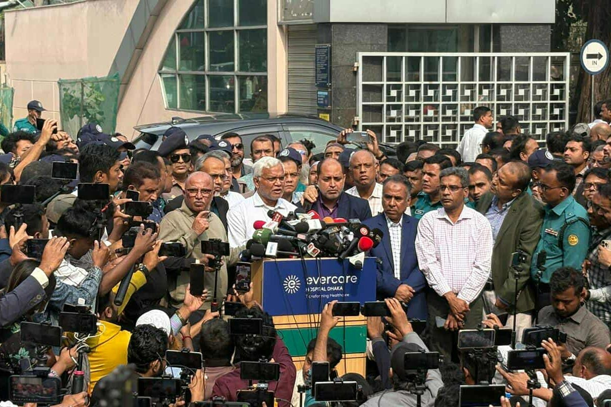 কোনো গুজবে কান না দেওয়ার আহ্বান ডা. জাহিদের