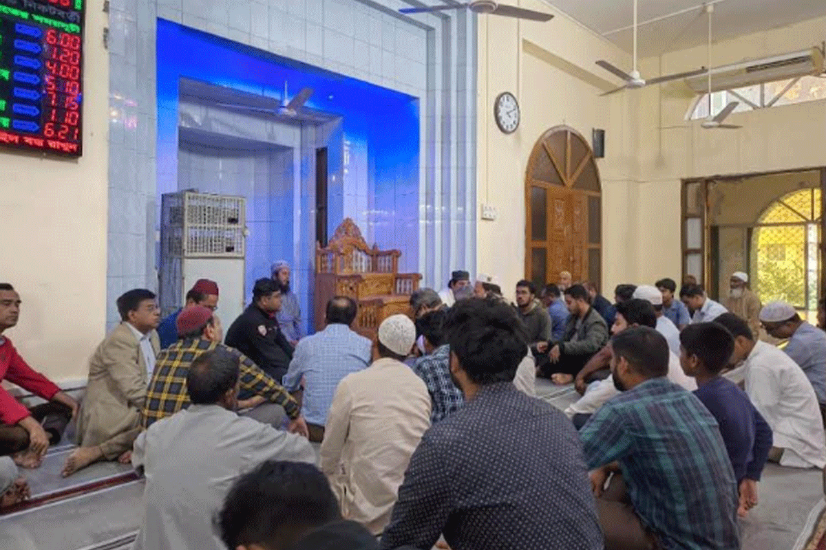 খালেদা জিয়ার সুস্থতা কামনায় শাবি ছাত্রদলের দোয়া