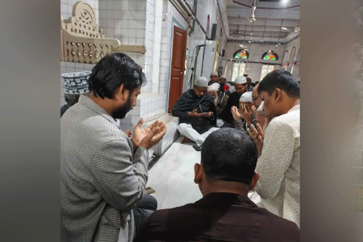 খালেদা জিয়ার রোগমুক্তি কামনায় নোয়াখালীতে ছাত্রদলের দোয়া