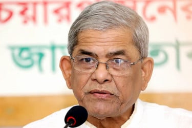 ‘খালেদা জিয়ার অবস্থা অপরিবর্তিত থাকলে দ্রুত দেশে ফিরবেন তারেক রহমান’