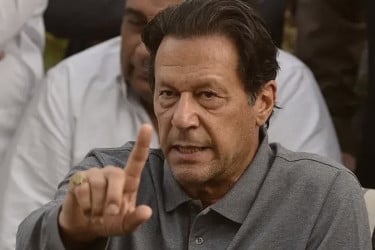 ইমরান খান পুরোপুরি সুস্থ আছেন, কারাগার থেকে বেরিয়ে জানালেন তার বোন