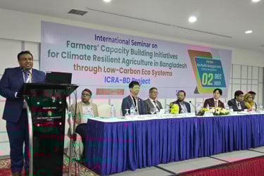 জলবায়ু-সহিষ্ণু ফসল উৎপাদনে কৃষকদের সক্ষম করতে হবে: নোবিপ্রবি উপাচার্য