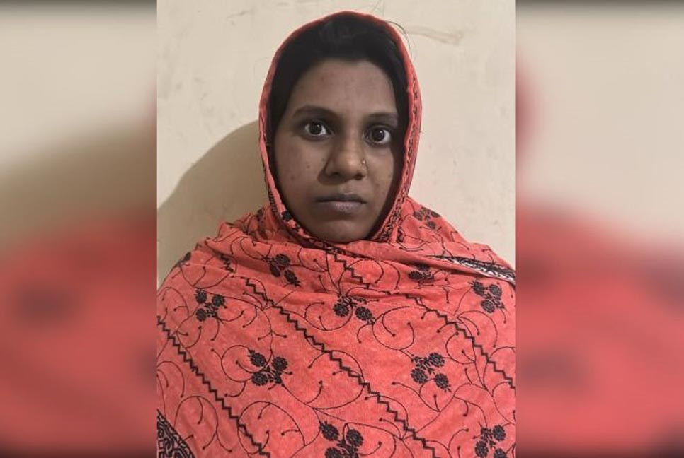 ঈশ্বরদীতে আট কুকুরছানা হত্যার ঘটনায় অভিযুক্ত নিশি খাতুন গ্রেফতার