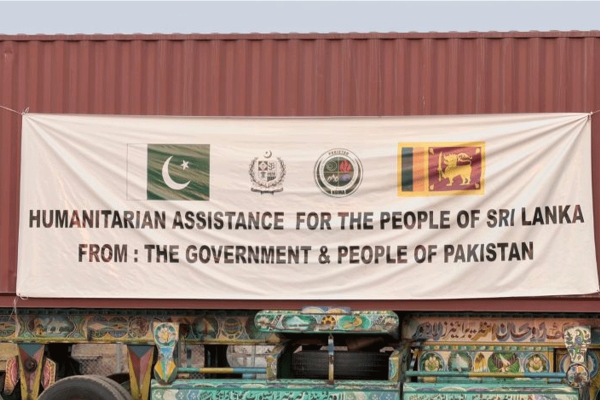 শ্রীলঙ্কায় সমুদ্রপথে সহায়তা পাঠাতে বাধ্য হলো পাকিস্তান
