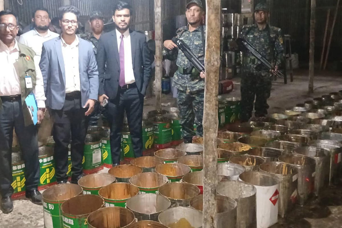 ফরিদপুরে বিপুল পরিমাণ ভেজাল গুড় ধ্বংস ও কারখানা সিলগালা