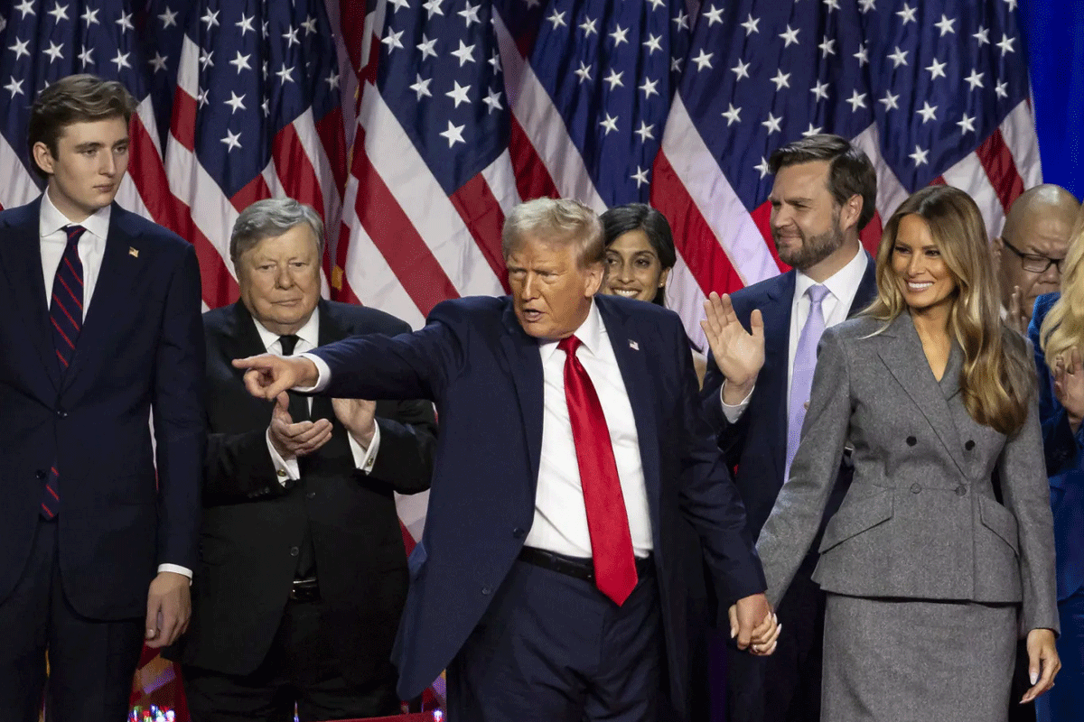 অভিবাসী ইস্যুতে কঠোর ট্রাম্প, এবার আট বিচারক বরখাস্ত