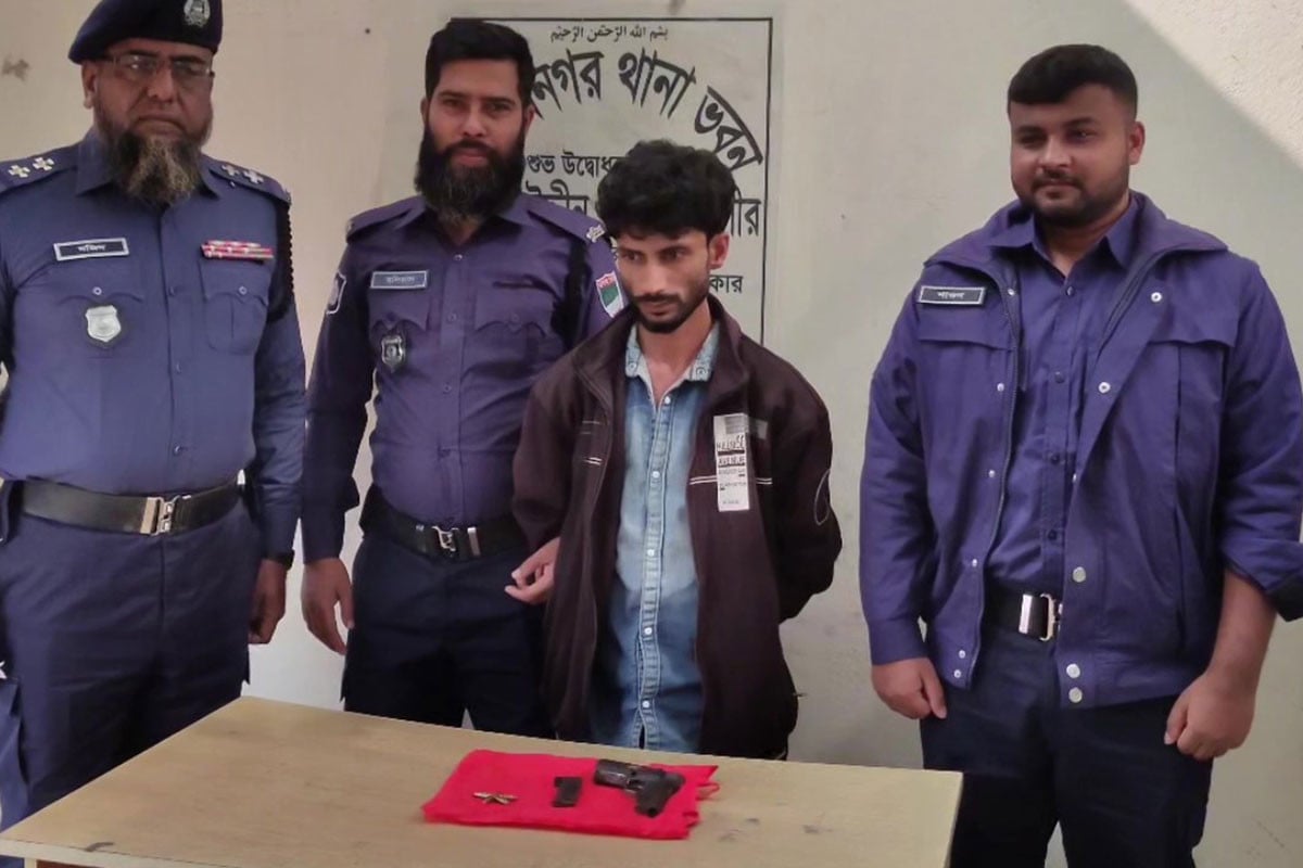 মেহেরপুরে বিদেশি অস্ত্র-গুলিসহ ইউনিয়ন আওয়ামী লীগ নেতা আটক