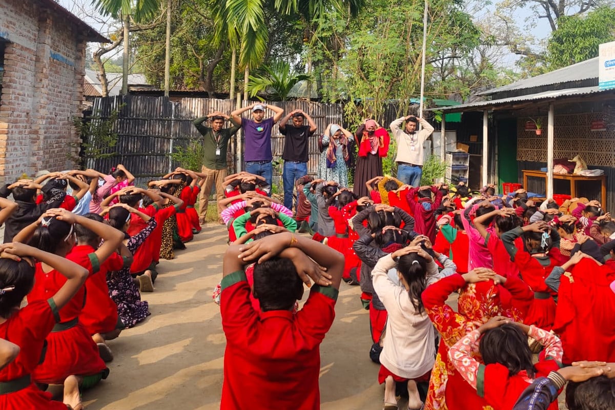 নাটোরে ভূমিকম্প সতর্কতা বিষয়ক মহড়া আয়োজন করল বসুন্ধরা শুভসংঘ