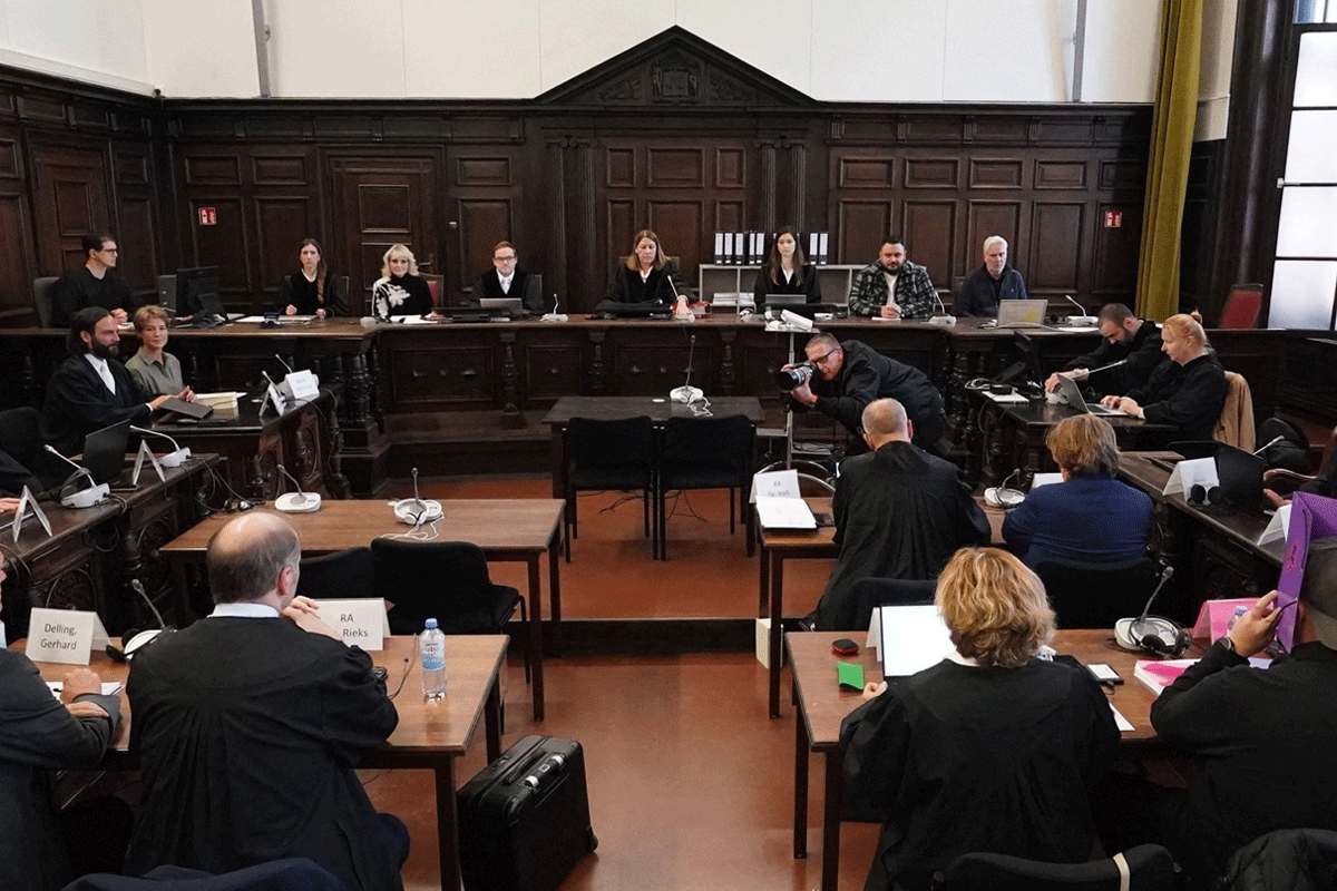 জার্মানিতে হিজাব পরে বিচারক হওয়া যাবে না