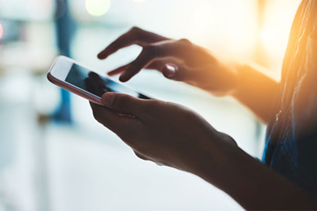 স্মার্টফোনের আমদানি শুল্ক কমানোর সিদ্ধান্ত