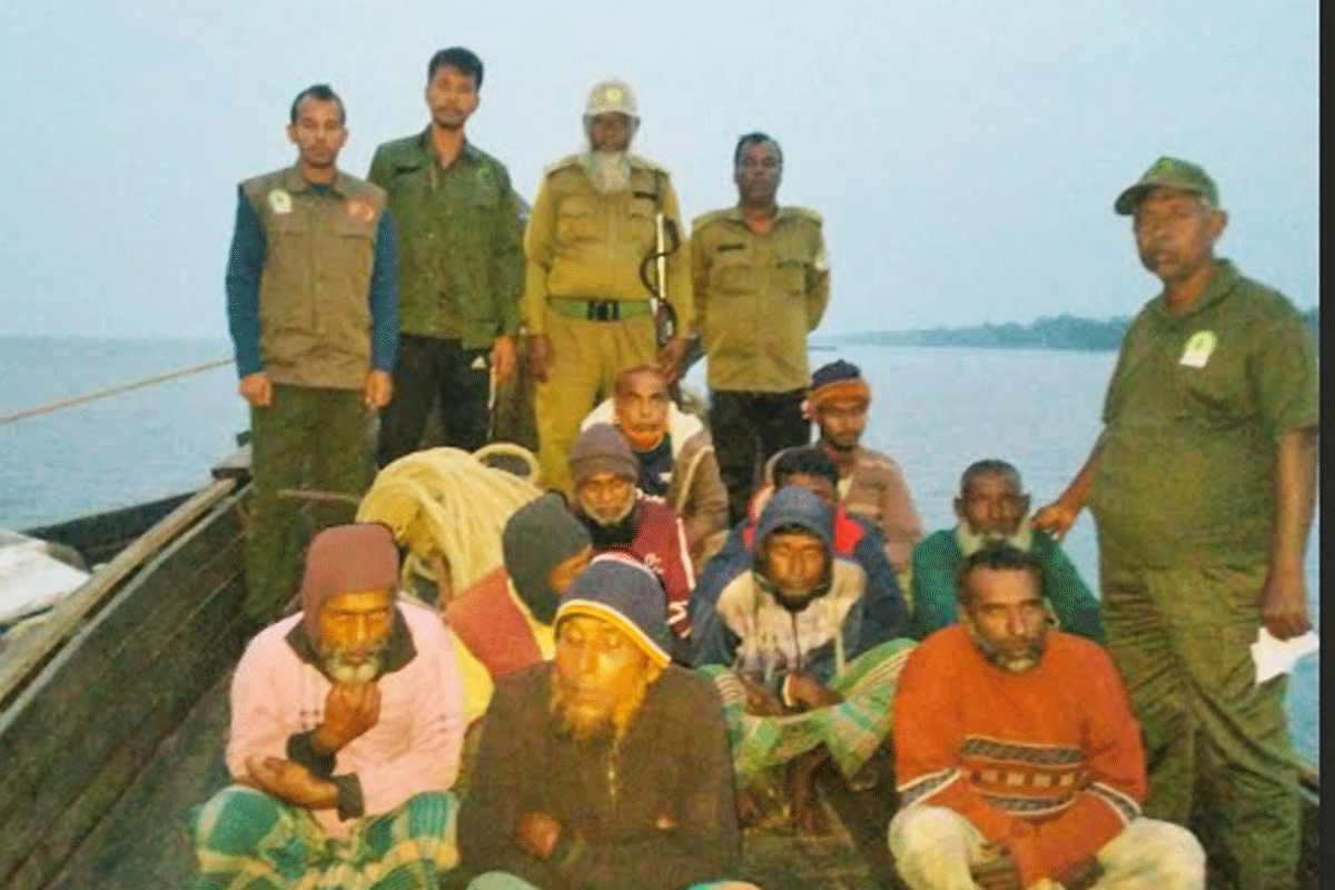 সুন্দরবনের অভয়ারণ্যে মাছ শিকার, কারাগারে ১০ জেলে