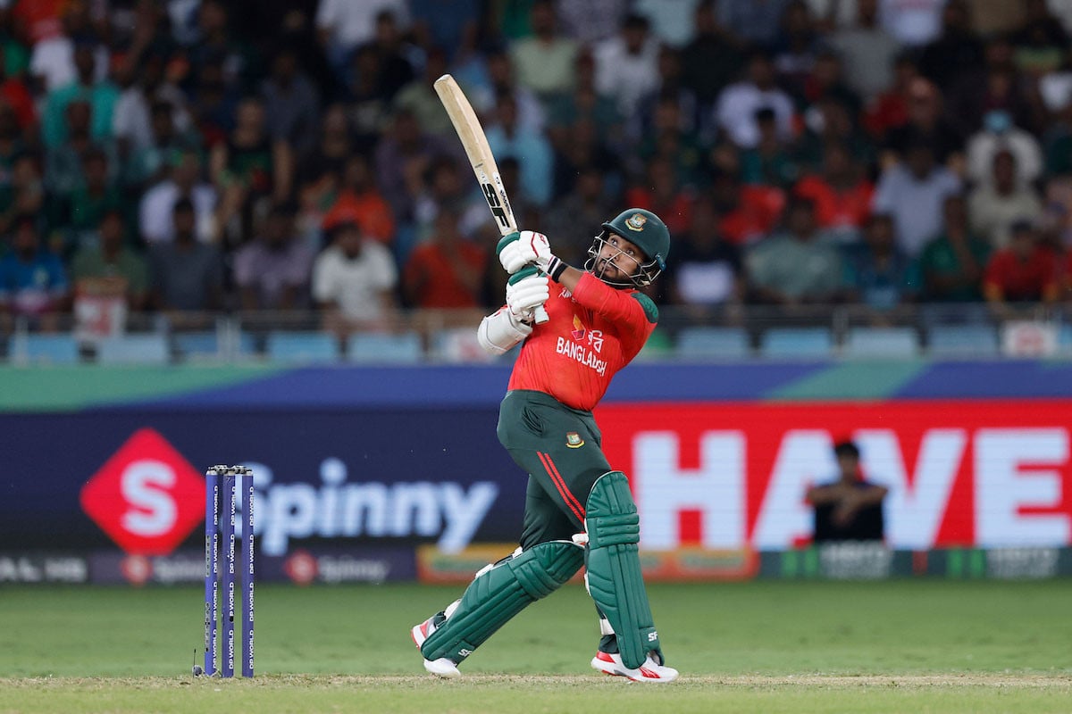 ছক্কার রেকর্ডের বছরে কে কতটি মারলেন?