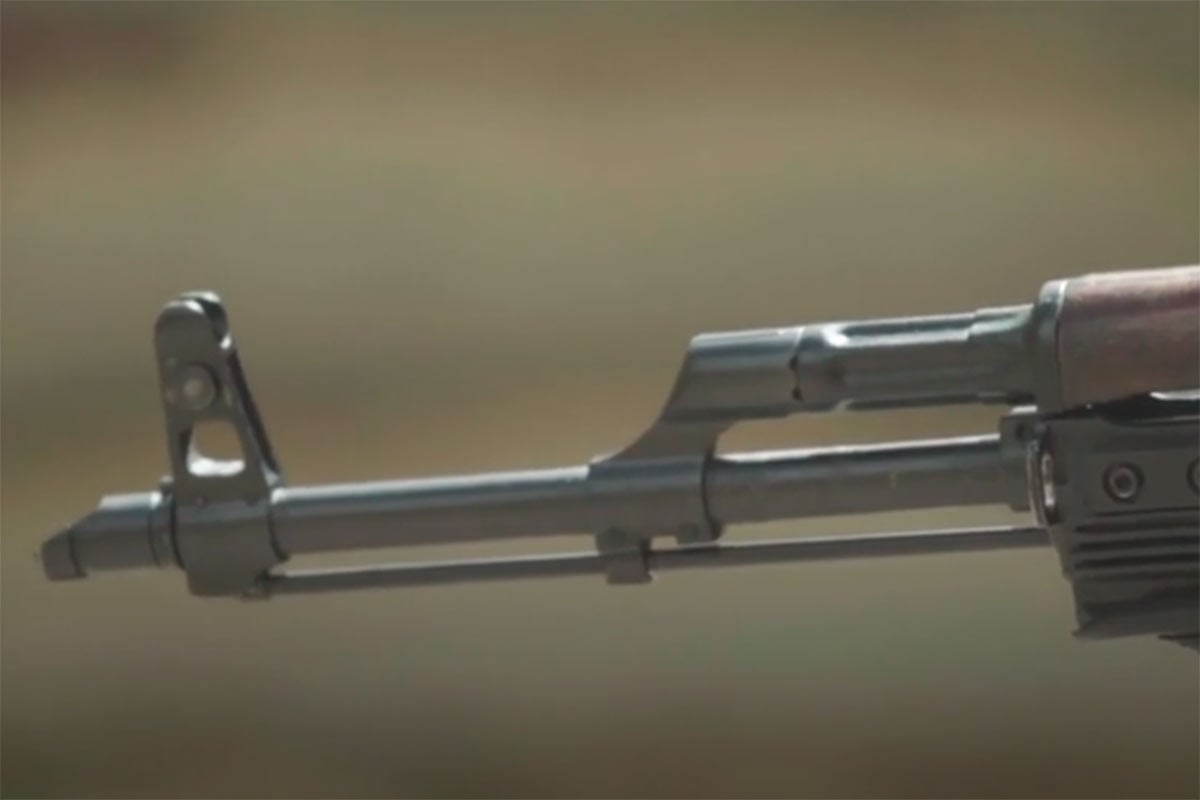 ৮০ হাজার মানুষের সামনে শিশুকে দিয়ে মৃত্যুদণ্ড কার্যকর করাল তালেবান