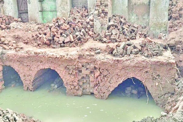 বেরিয়ে এলো রহস্যময় সুড়ঙ্গ