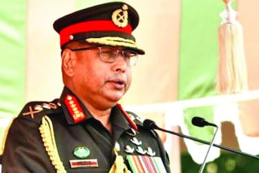 আধুনিক সমরাস্ত্রে সজ্জিত পেশাদার বাহিনী গড়ে তোলা হবে