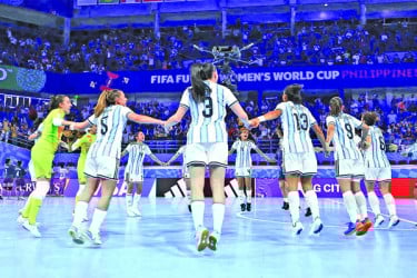 আর্জেন্টিনা স্পেন শেষ চারে