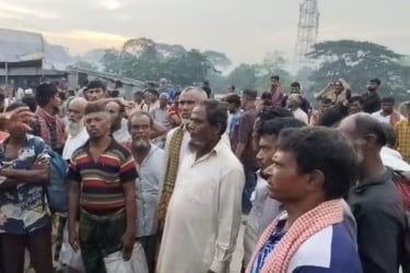 ৬০০-৭০০ টাকায় চুক্তি, তিন বেলার খাবার: এভাবেই দিনমজুরি ঠিক হচ্ছে বাজারে