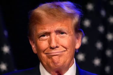 এবার সরাসরি ভেনেজুয়েলায় হামলার ইঙ্গিত দিলেন ডোনাল্ড ট্রাম্প