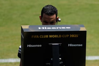 ২০২৬ বিশ্বকাপে ভিএআর নিয়ে বড় পরিবর্তনের পথে ফিফা