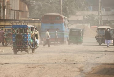 বায়ুদূষণের শীর্ষে দিল্লি, ঢাকার পরিস্থিতি কেমন?