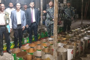 ফরিদপুরে বিপুল পরিমাণ ভেজাল গুড় ধ্বংস ও কারখানা সিলগালা