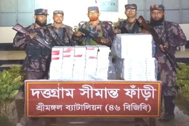 কুলাউড়ায় ৩ লাখ টাকার ভারতীয় সিগারেট আটক