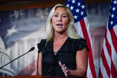 ট্রাম্পের সঙ্গে দ্বন্দ্বের জেরে কংগ্রেসওম্যান  মার্জোরি টেইলরের পদত্যাগ