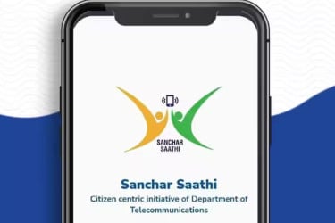 অ্যাপলের ‌‘ধাক্কা’ খেয়ে পিছু হটল মোদি প্রশাসন