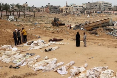 হত্যার পর বুলডোজার দিয়ে বালি চাপা, গাজায় নতুন গণকবরের সন্ধান